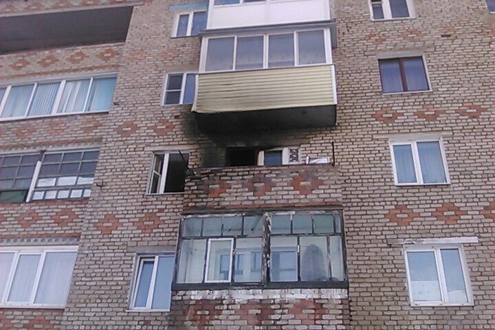 Пожарные спасли двоих детей из горящего дома в Тайшете Иркутской области
