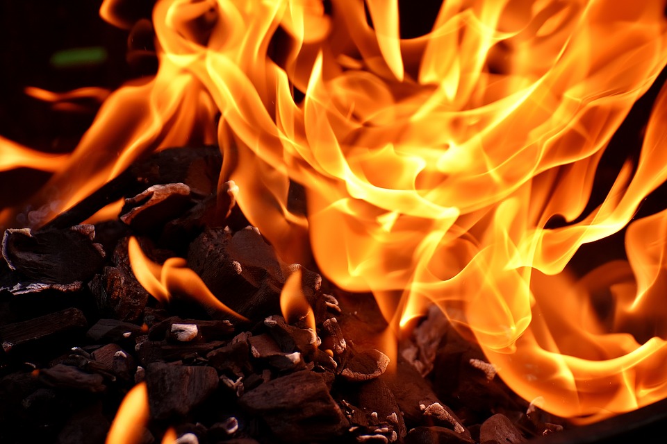 Мужчина и двое детей погибли на пожаре в садоводстве Ангарска