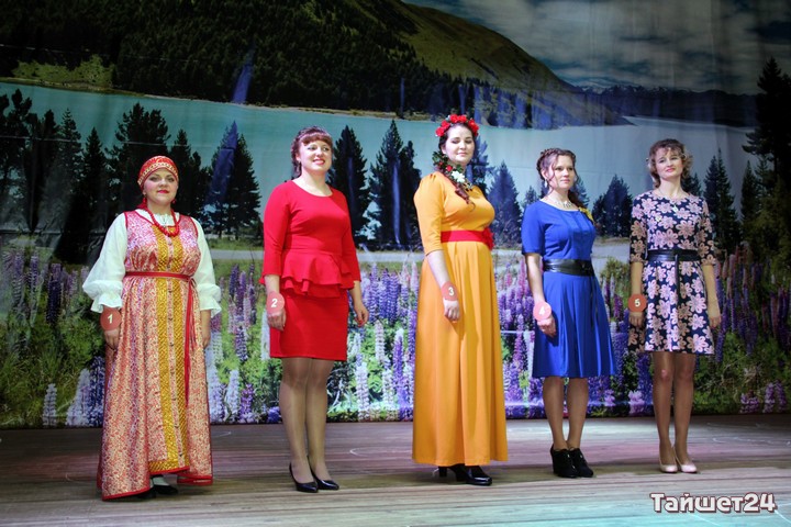 Русские красавицы встретились на тайшетской сцене. Фоторепортаж