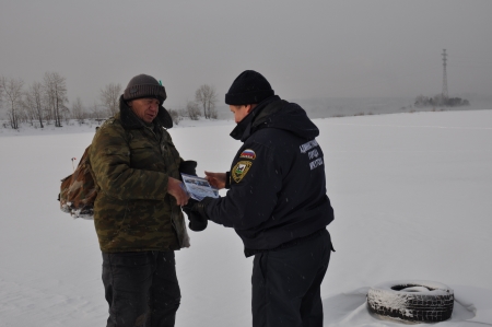 В Иркутске проходит профилактическая акция по обеспечению безопасности людей на льду водоемов