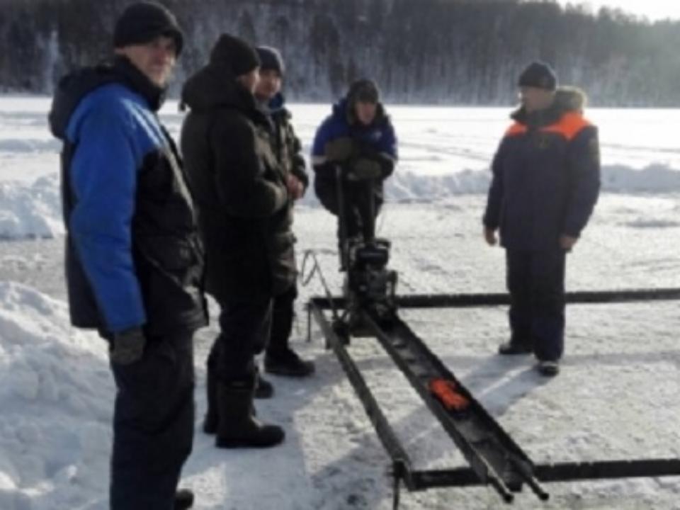 В Иркутском районе  рабочих поймали на незаконной выпилке льда