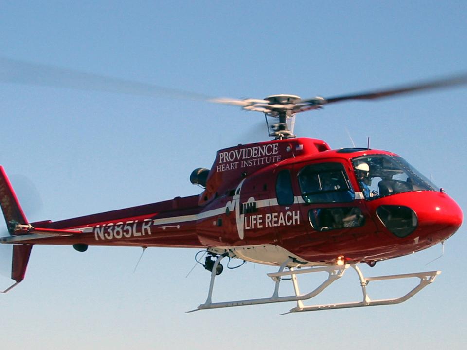 Возобновлен поиск частного вертолета "Еврокоптер 350", аварийно севшего на лед Братского водохранилища