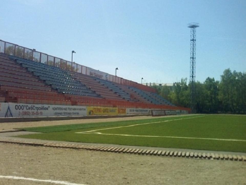 Футбольное поле иркутского стадиона "Локомотив" прошло сертификацию