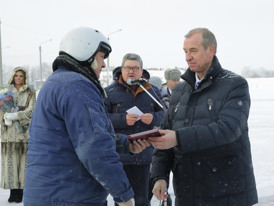 Губернатор Сергей Левченко принял участие во встрече военнослужащих, прибывших из Сирии