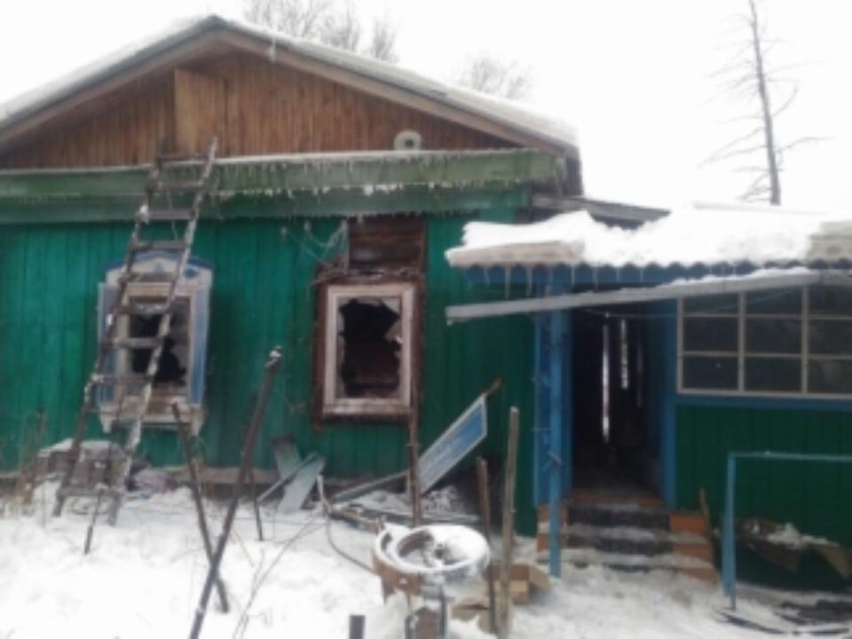 В Приангарье пожилая пара едва не погибла на пожаре в Качуге