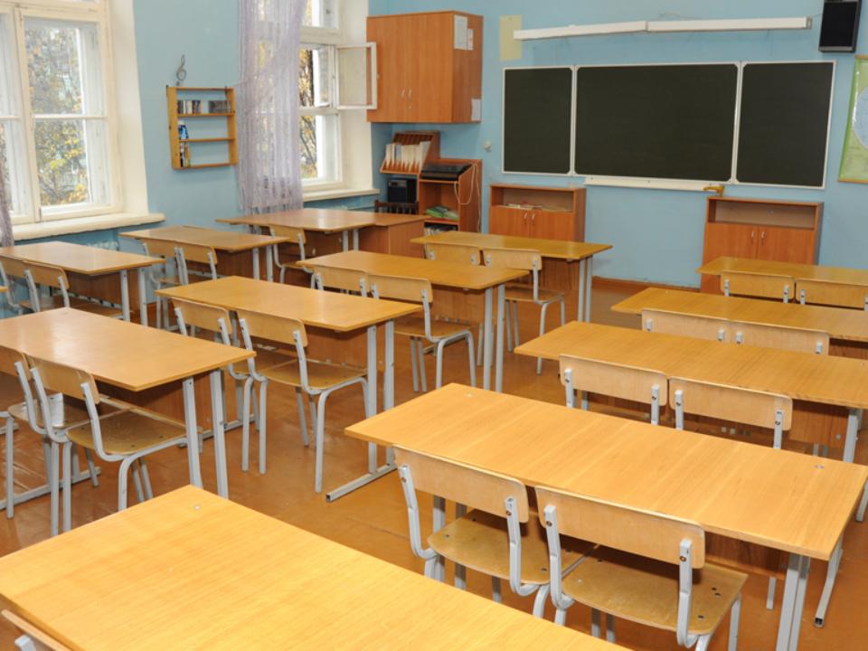 На фоне событий в Перми и Улан-Удэ школам Приангарья рекомендовано усилить меры безопасности