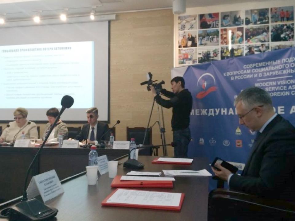 Алексей Макаров на стратегической сессии «Образ будущего социальной сферы России» рассказал как работать с пенсионерами