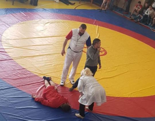 Следователи начали проверку ЧП на соревнованиях в Ангарске, где получил травму 15-летний спортсмен