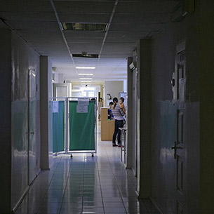 Следком выясняет обстоятельства гибели младенца в больнице в Усть-Ордынском
