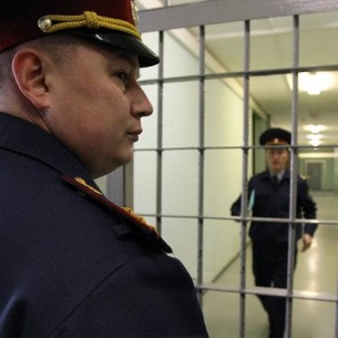 В Иркутске фигурантов дела о 20-миллионной взятке оставили под арестом до лета