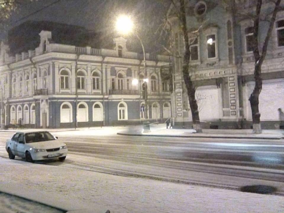 На Иркутск вновь обрушился снегопад