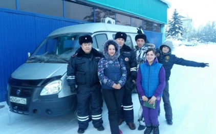 Артисты цирка в мороз застряли на трассе Бодайбо - Таксимо