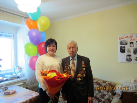 В Правобережном округе поздравили ветерана Великой Отечественной войны с 95-летием