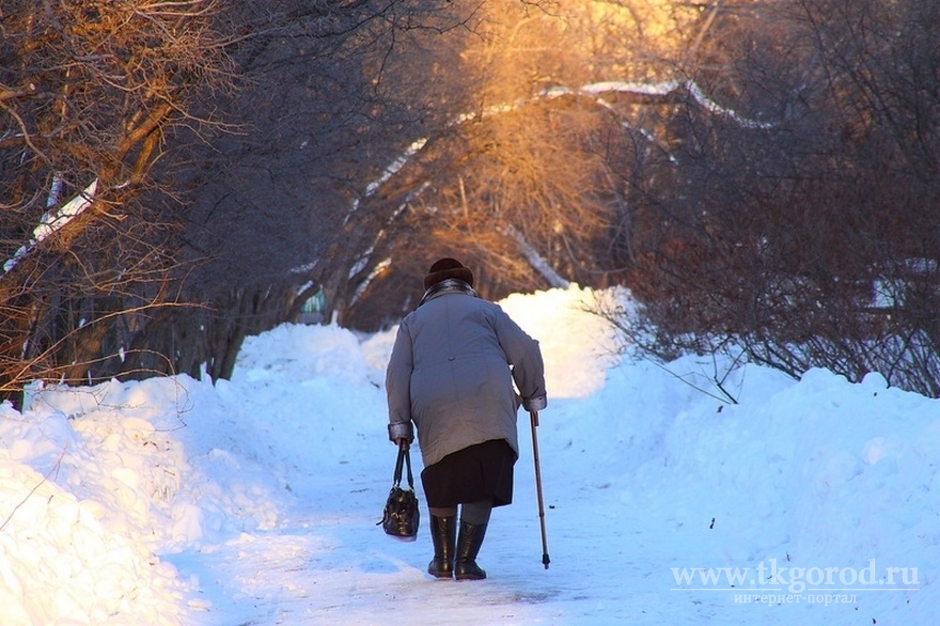 Пожилую женщину, подвернувшую ногу и 10 часов пролежавшую в снегу, спасли пожарные в Усолье-Сибирском
