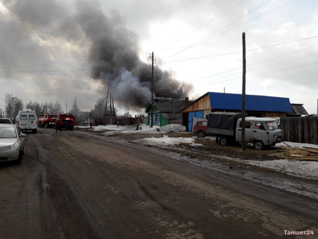 По улице Академика Павлова в Тайшете сгорел жилой дом