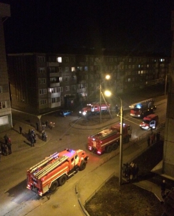 22 жителя эвакуировали пожарные из иркутской пятиэтажки