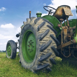 За 12 лет нагрузка на каждый трактор сельхозорганизаций Прибайкалья удвоилась