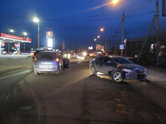 В Иркутске водитель без прав устроил два ДТП, подрался и убежал, бросив машину