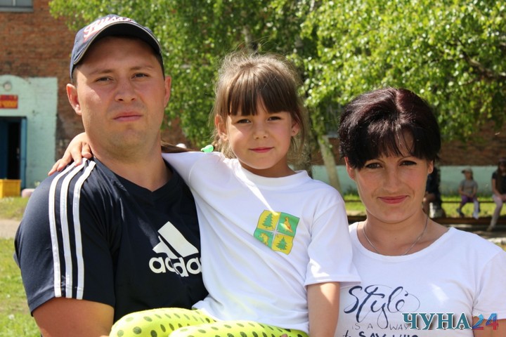 Спортивный праздник «Всей семьей – на стадион» прошёл в посёлке Чунский