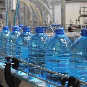 Суд запретил работу завода по розливу воды из Байкала