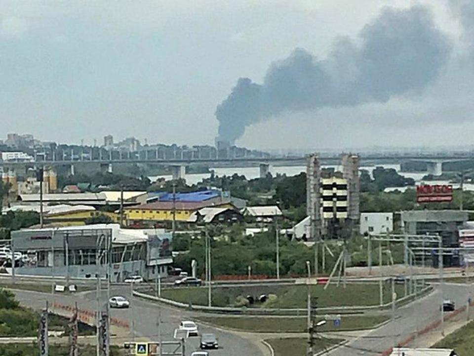 В Иркутске загорелся один из цехов Авиазавода