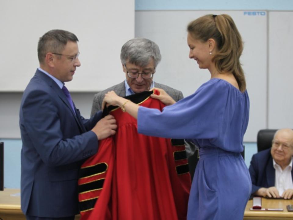 Бывшему ректору Иркутского «политеха» Ивану Головных присвоили звание «Почетный профессор»