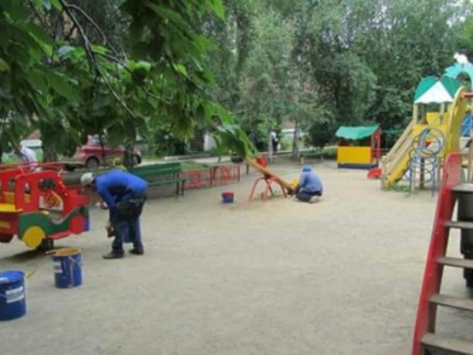 В Иркутске отремонтируют детские площадки во дворах 58 домов Октябрьского района