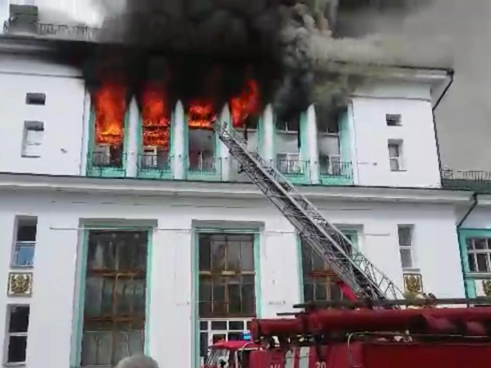 В горевшем здании речного вокзала в Усть-Куте нашли более полусотни нарушений пожарной безпасности