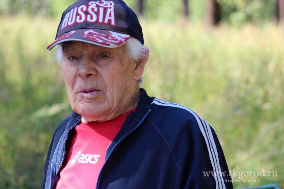 В Братске часовым забегом отметили 90-летний юбилей спортивного активиста