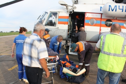 В Иркутск доставили вертолетом 16-летнюю пострадавшую туристку