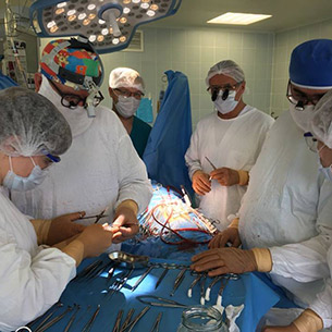 Известный швейцарский кардиохирург прооперировал в Иркутске четырех детей