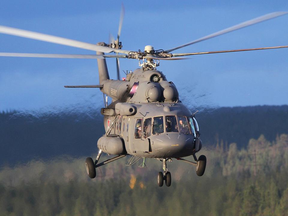 На севере Иркутской области пропал вертолет Ми-8 с тремя людьми на борту