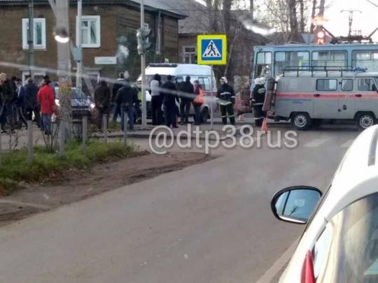 Под колесами трамвая в Иркутске погиб первоклассник