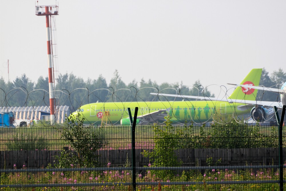 Пассажиры рейса Париж - Шанхай вылетели из Иркутска. Два самолета успешно прошли техосмотр