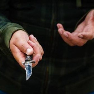 В Черемхово мужчина напал с ножом на продавца магазина из-за 5 тысяч рублей