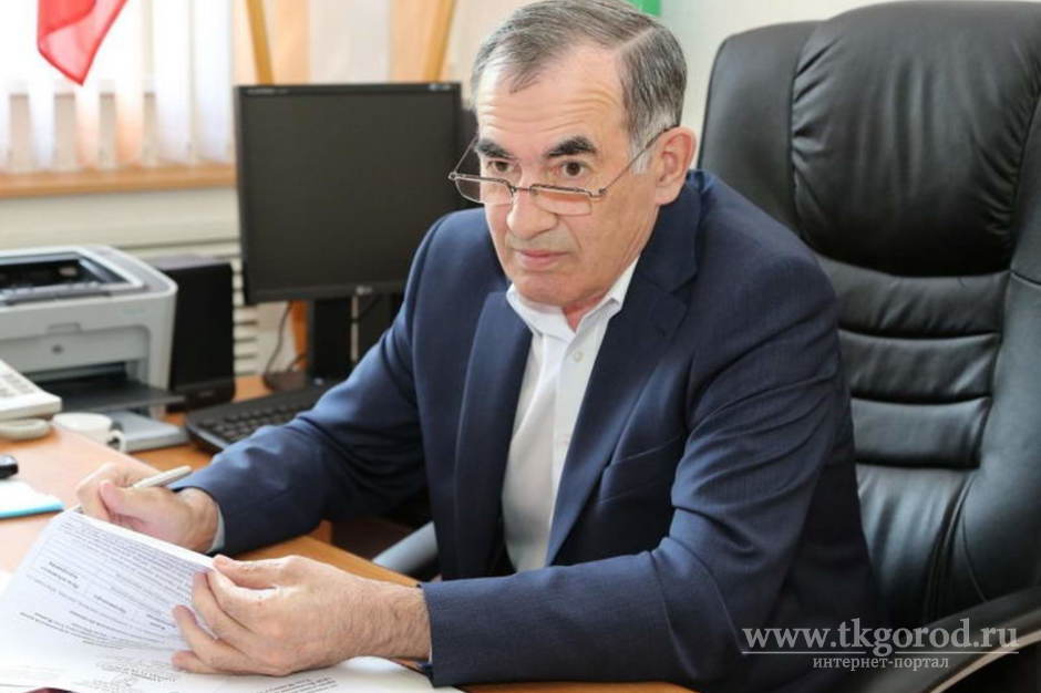 Депутаты Усть-Илимска поставили неудовлетворительную оценку отчету мэра Вакиля Тулубаева