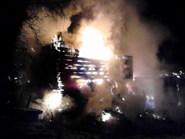 Супруги заживо сгорели в дачном доме в Братске