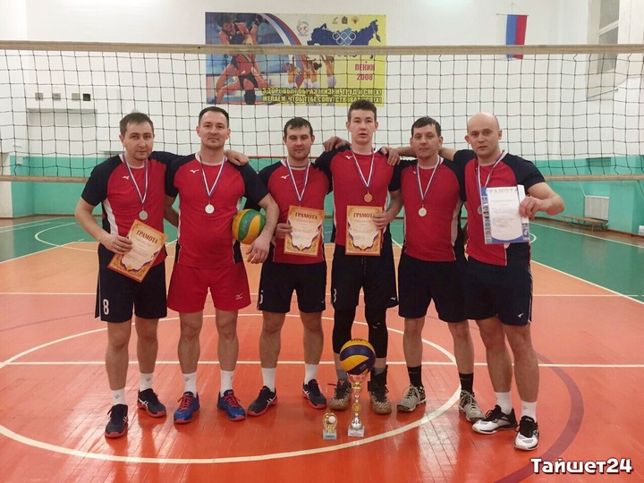 Тайшетские волейболисты завоевали &#171;серебро&#187; на Рождественском турнире в Красноярском крае