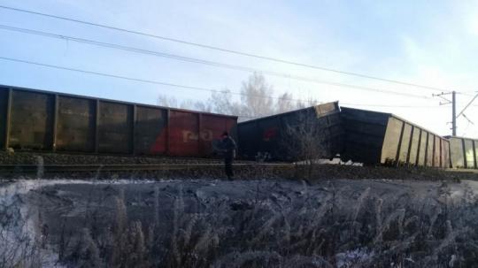 29 грузовых вагонов сошли с рельсов в Иркутской области
