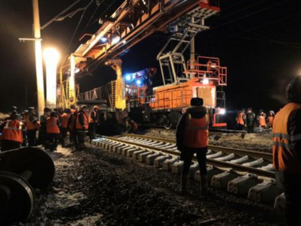 В Иркутской области восстановлено движение поездов после схода 29 вагонов под Заларями