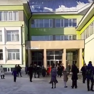 Одиннадцать школ эвакуировали в Иркутске из-за сообщений о минировании