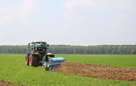 Аграриям Иркутской области вновь станут помогать с покупкой техники в лизинг