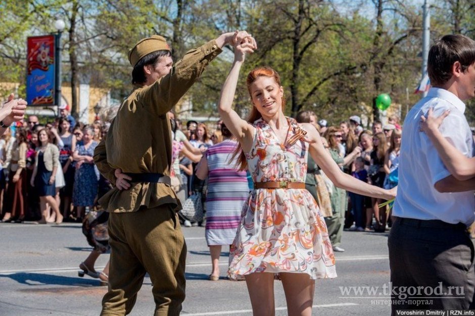 В Братске начался прием заявок от желающих участвовать в танцевальном флешмобе «Майский вальс» 9 мая