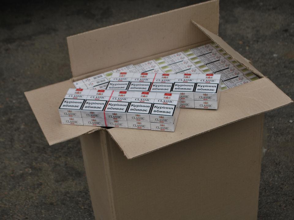 40 тысяч пачек контрафактных сигарет на 1,5 млн рублей изъяли в Слюдянском районе