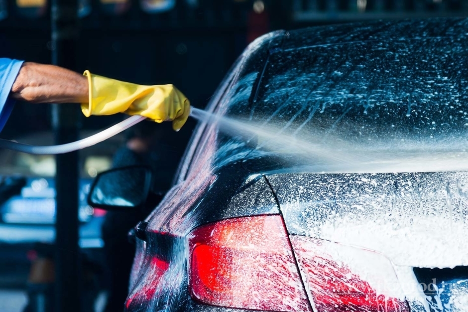 Работник автомойки в Усолье помыл машину и «почистил салон» от 125 тысяч рублей