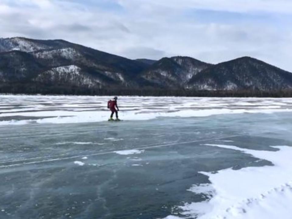 Иркутянин Алексей Куканов на льду Байкала установил рекорд Гиннесса