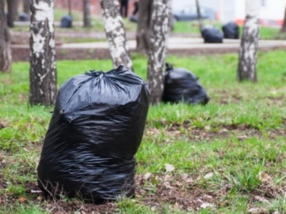 К месячнику санитарной очистки в Иркутске закупили 130 тысяч мусорных пакетов и 25 тысяч пар перчаток