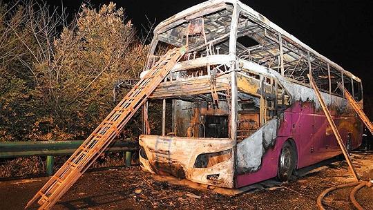 В Китае в загоревшемся автобусе погибли 26 туристов