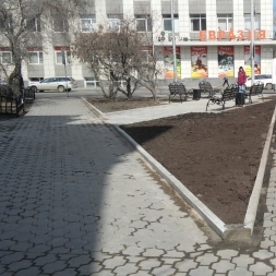 Зону отдыха благоустроили на пересечении улиц Ленина и Чкалова в Иркутске