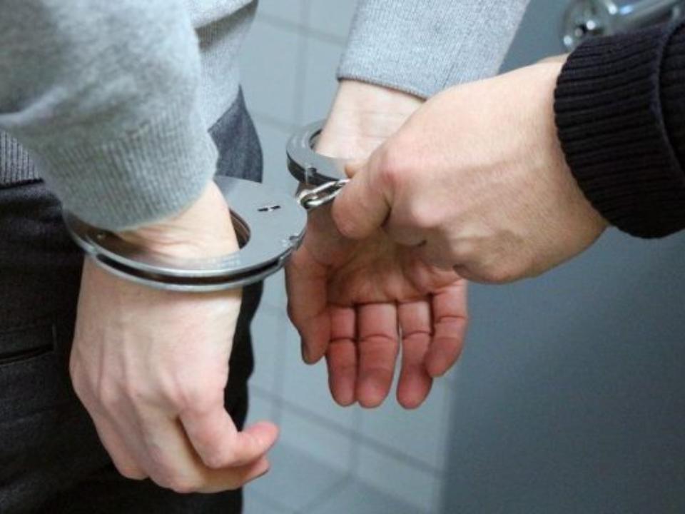 В Иркутской области три пьяных брата ограбили собутыльника и убили его